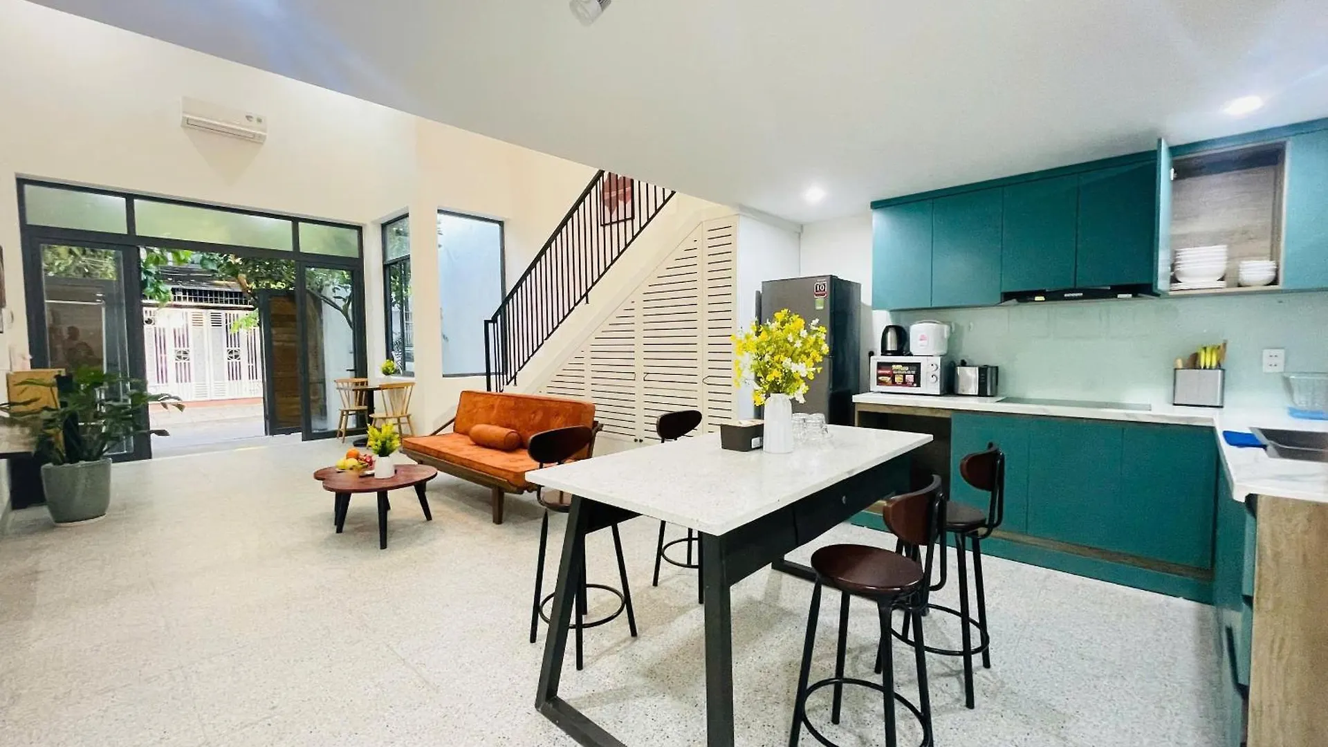 Cozy Modern Loft Near The Beach I Tourist Quarter Da Nang Vietnam